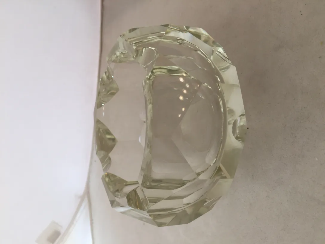 cristal de murano octogonal avec un éclat clair