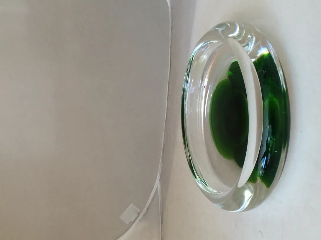 colorido cristal de murano antiguo con detalles verdes