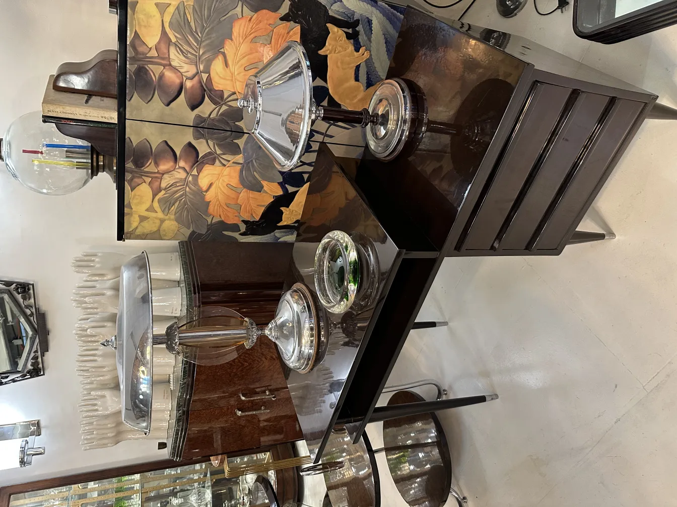 古老的穆拉诺玻璃优雅地展示