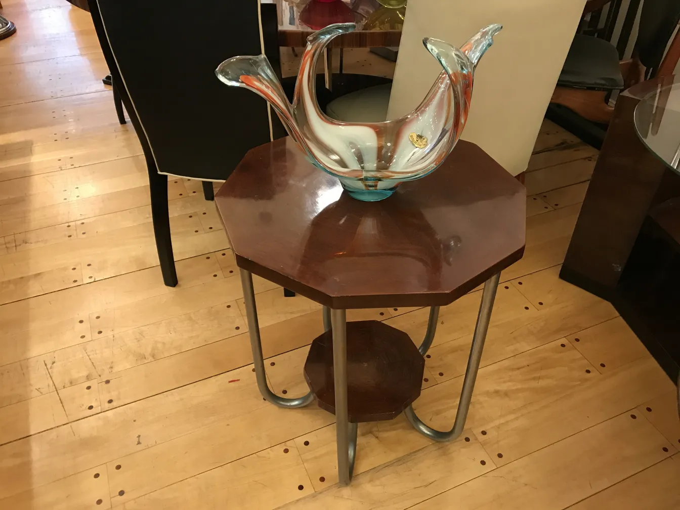 belle pièce en cristal de murano avec des couleurs vives