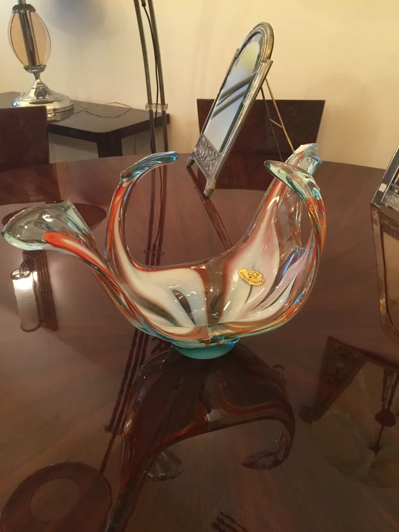 schönes Stück Murano-Glas mit lebendigen Farben