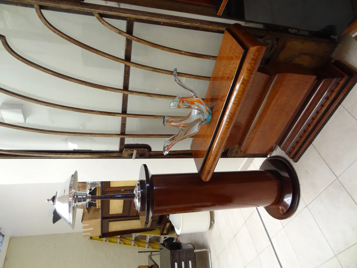 pieza antigua de cristal de murano con diseño colorido