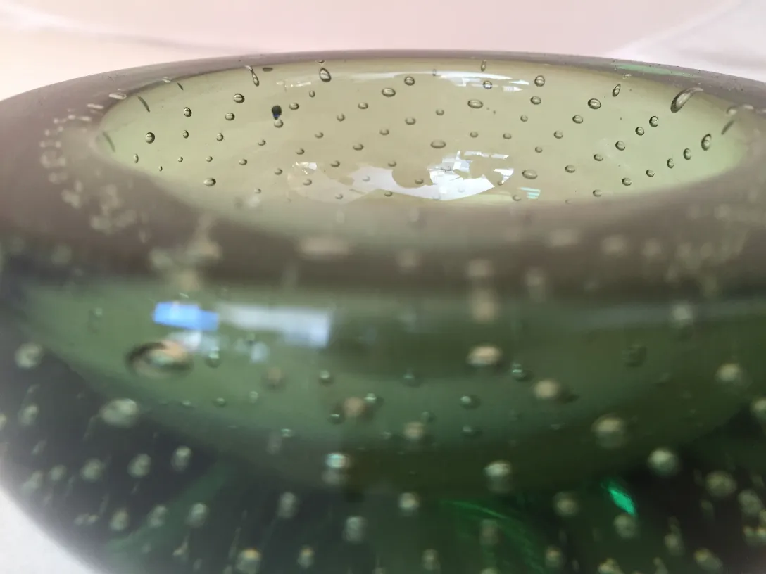 Cristal de Murano verde com bolhas dentro