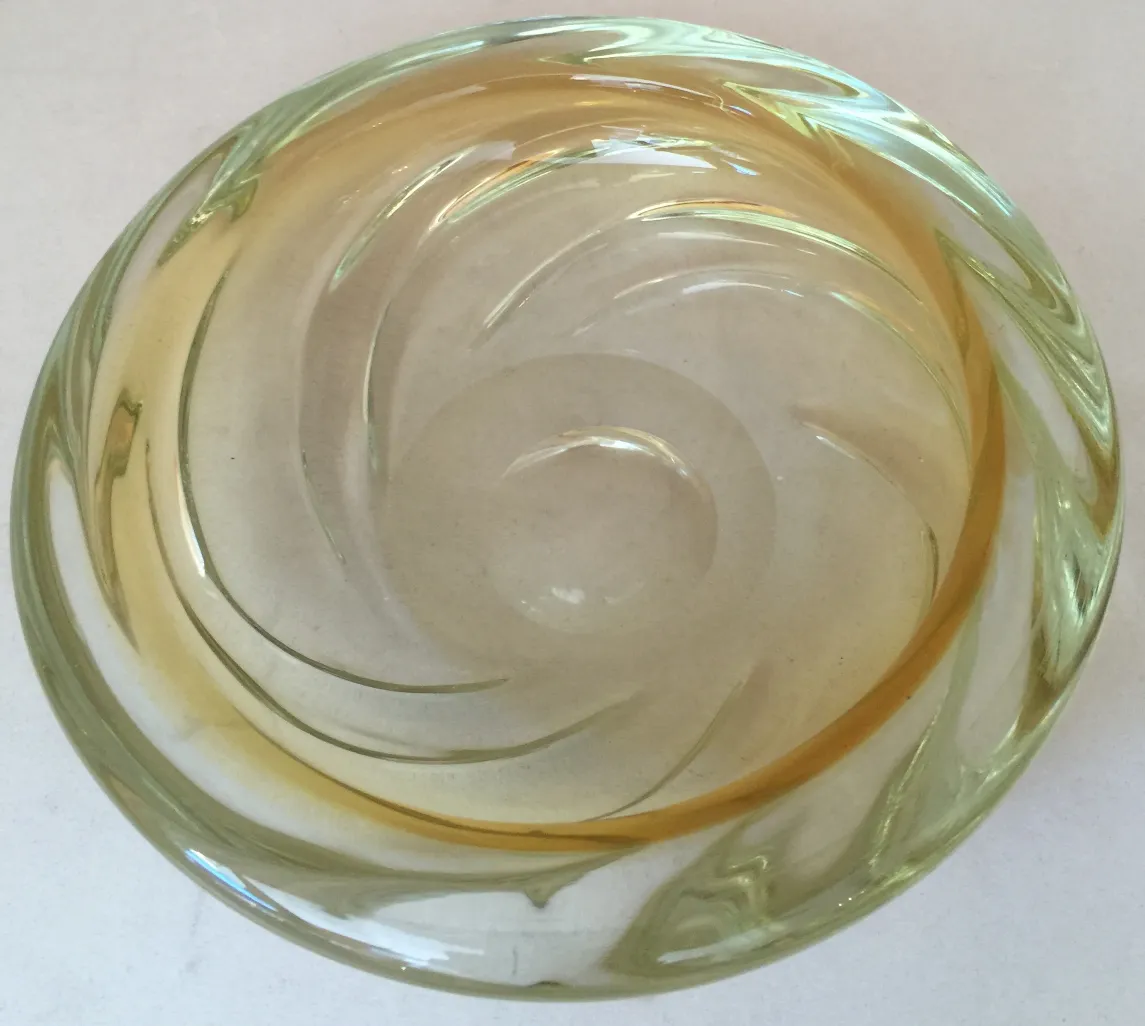 alte murano glas schale mit hellem gelbem wirbel