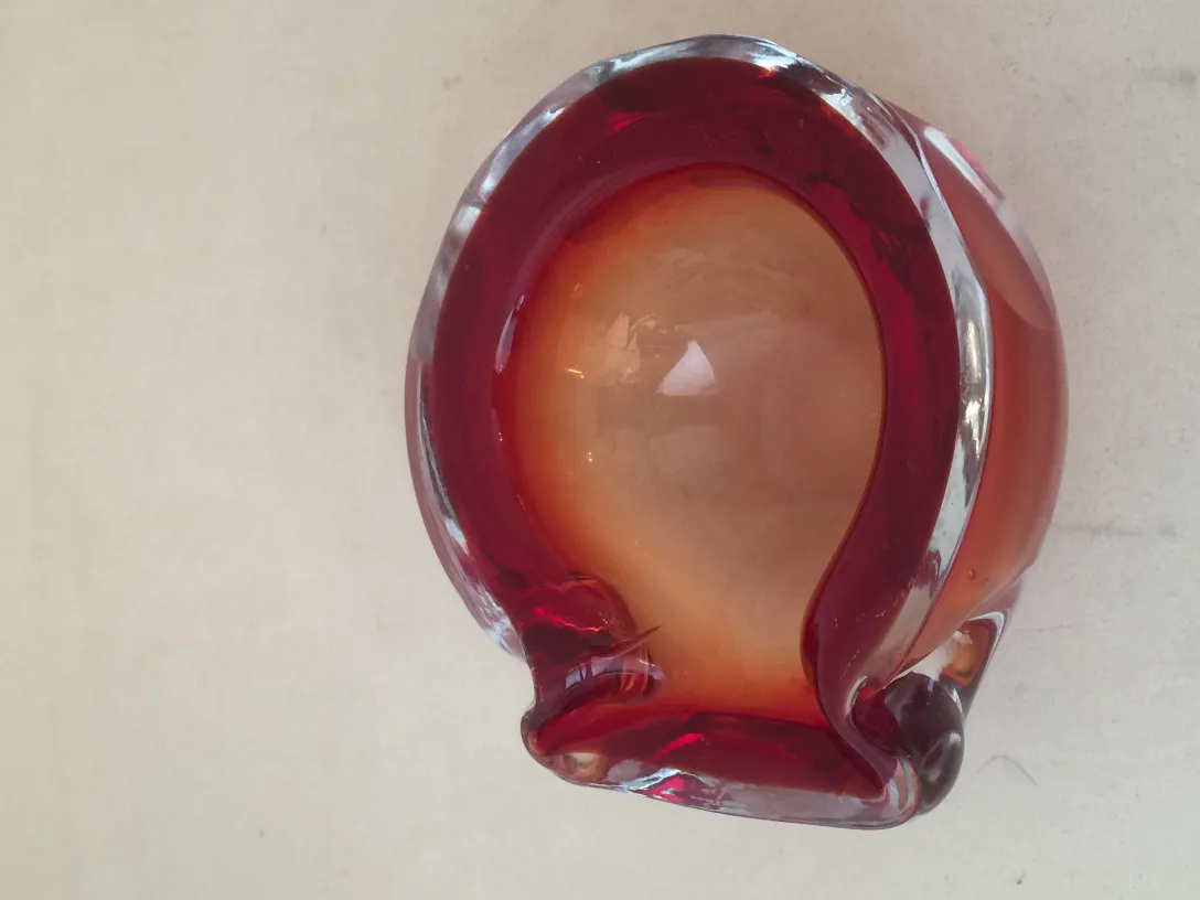 antikes murano-glas rotes dekoratives ovales Stück