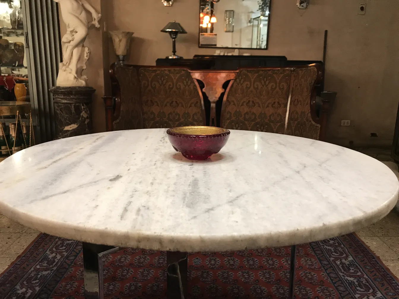 antike Murano-Glas-Schüssel auf Marmorplatte