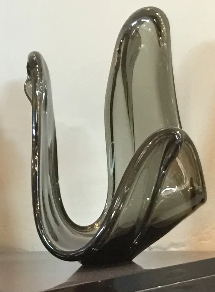 hermoso y elegante cristal de murano con curvas únicas