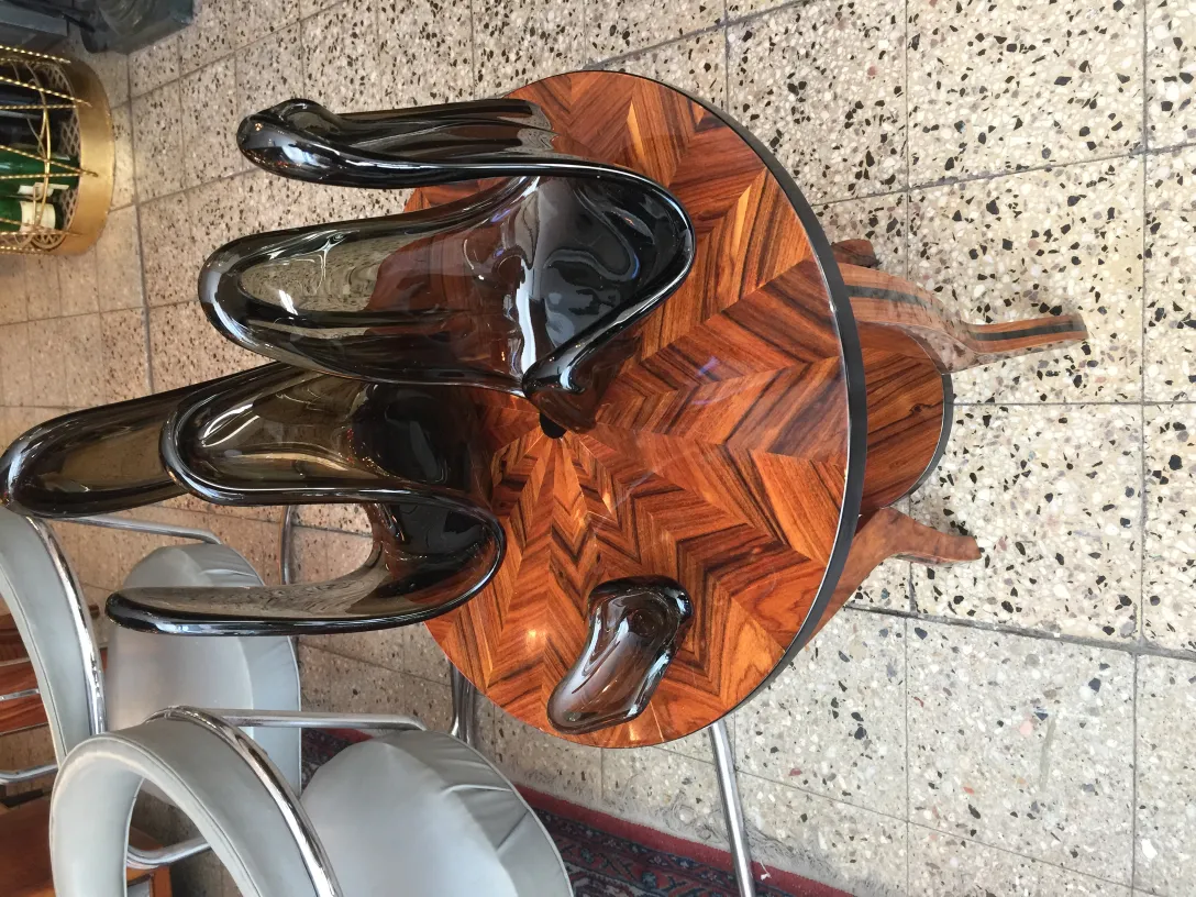 Cristal de Murano antigo em forma de escultura brilhante