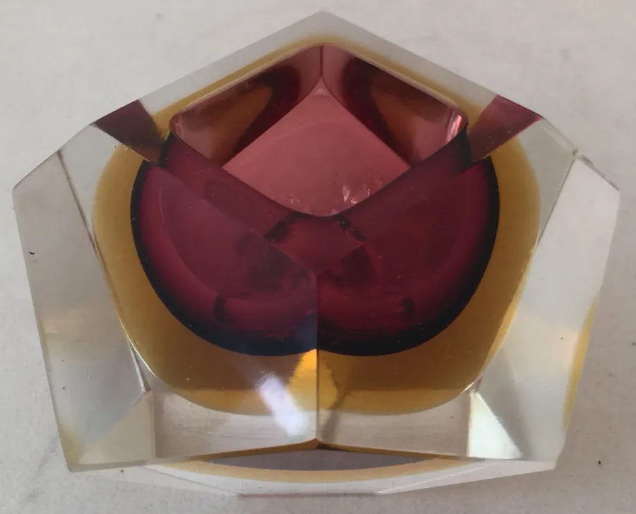 Cristal de Murano antique, figure hexagonale colorée aux tons chauds