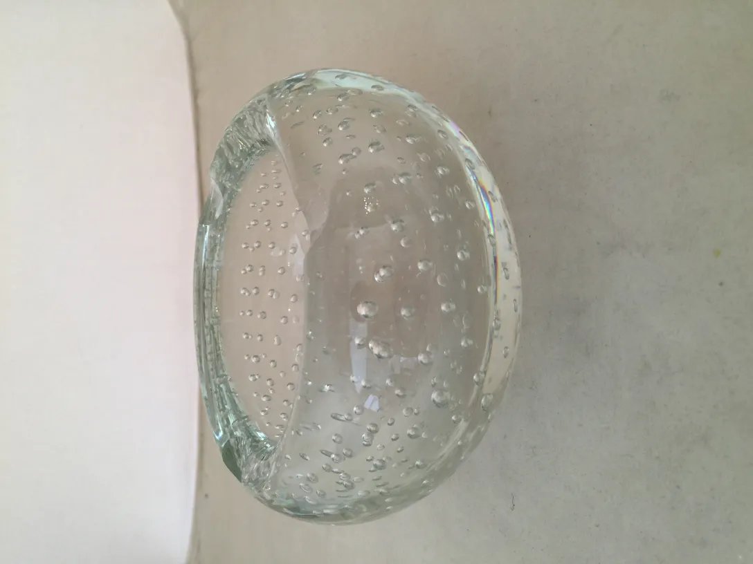 vetro di murano decorativo con bolle chiare