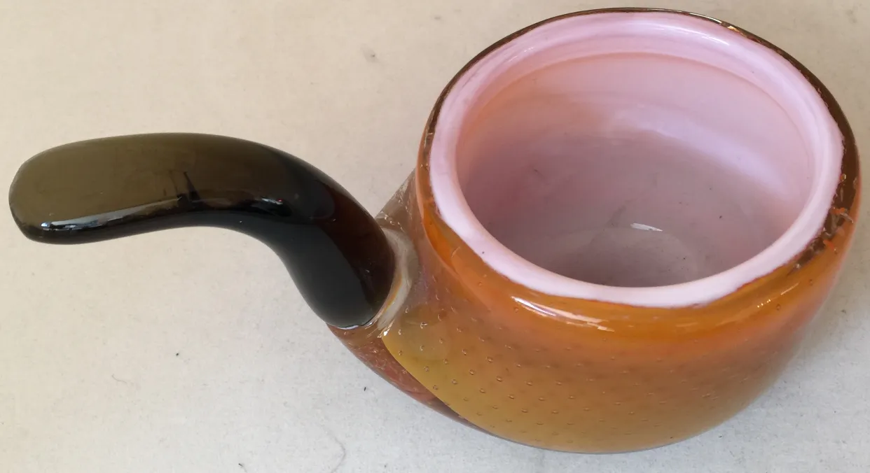 oggetto antico in vetro di murano arancione con manico nero