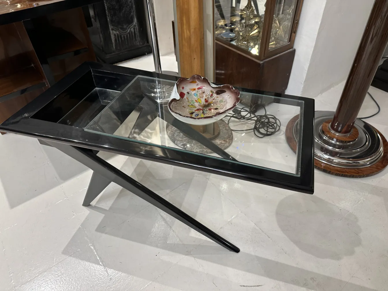 pezzo decorativo in vetro di murano dai colori vivaci