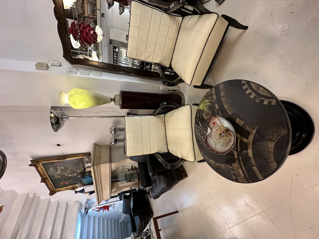 古いムラノガラス、鮮やかな色合いとエレガントな環境