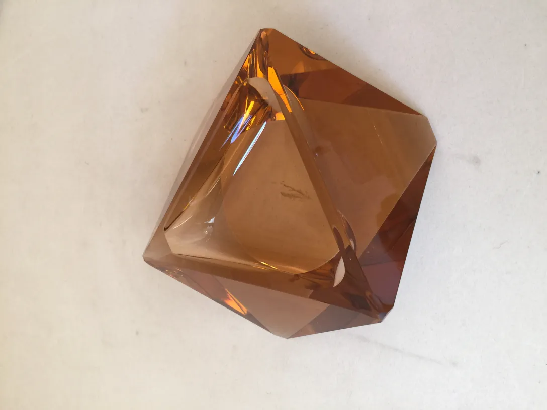 figura decorativa de cristal de murano em tom âmbar