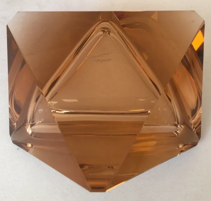 antikes murano-glas dekorativ mit Glanz und einzigartiger Form