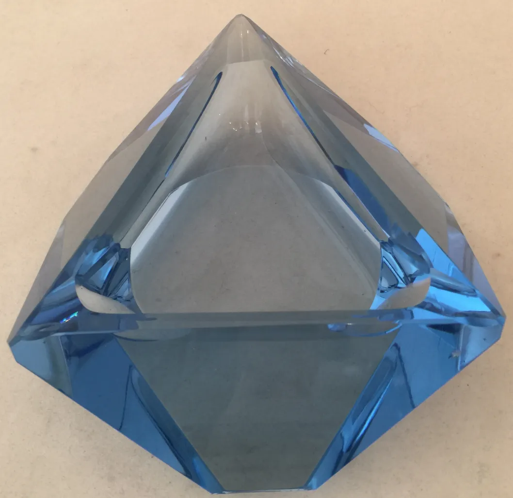 antica decorazione in vetro di murano blu