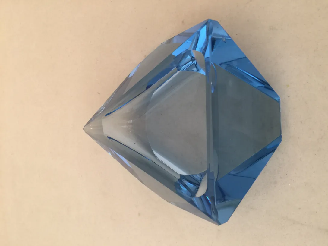 cristal de murano bleu décoratif en forme de diamant