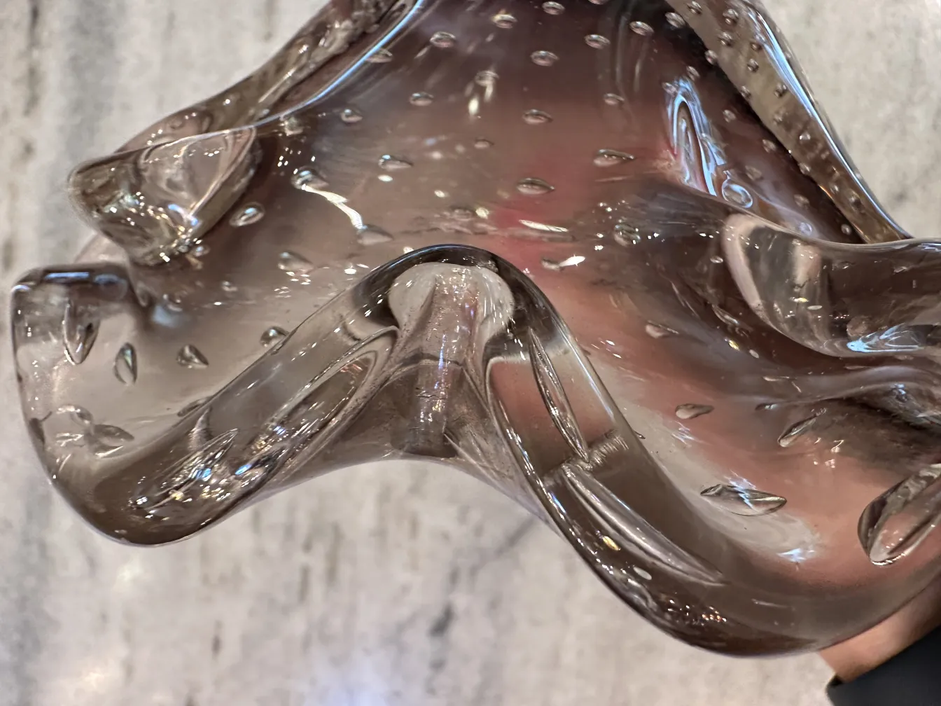 Cristal de Murano antigo com forma ondulada e bolhas