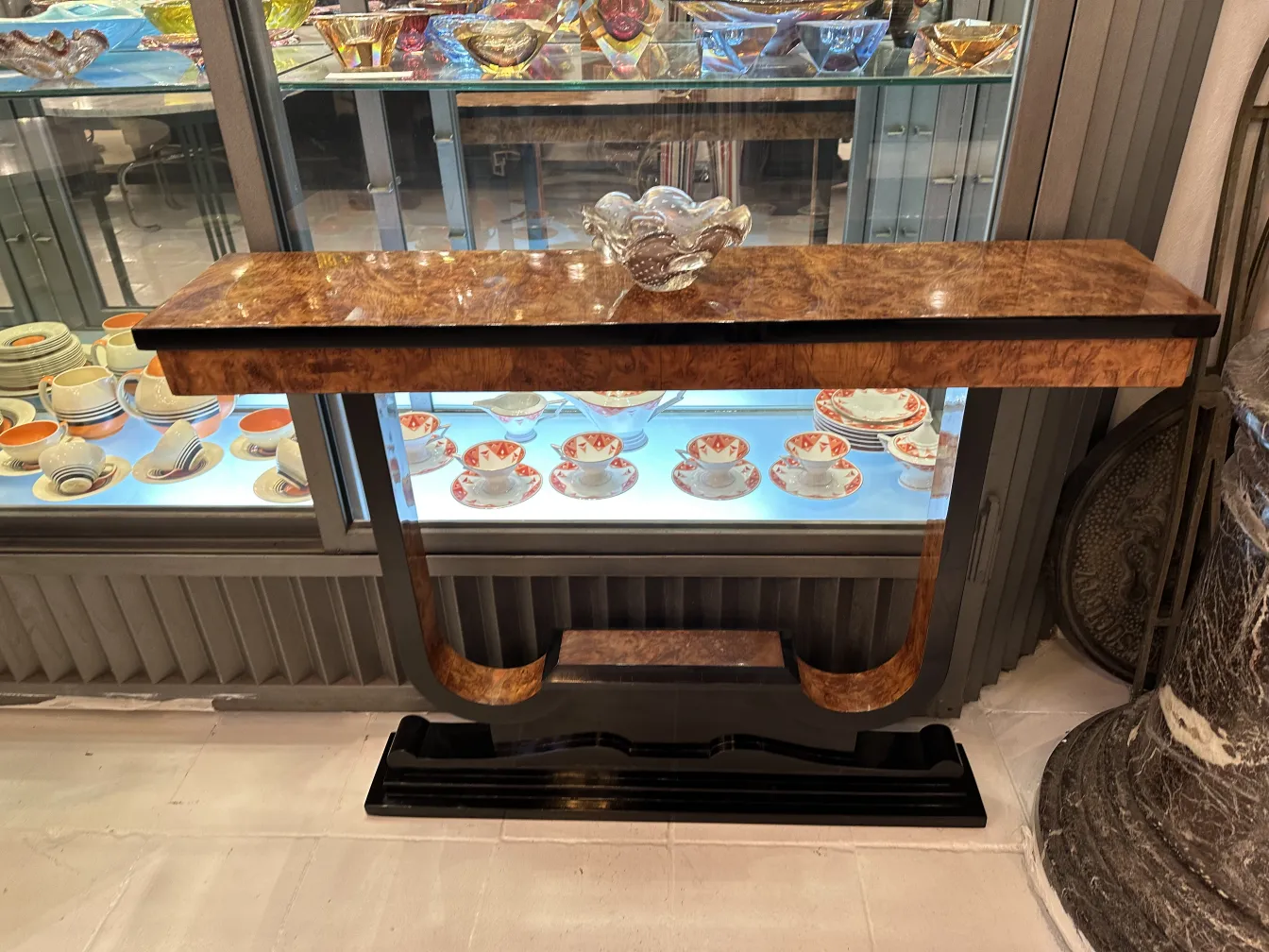 beautiful murano glass in an antique setting