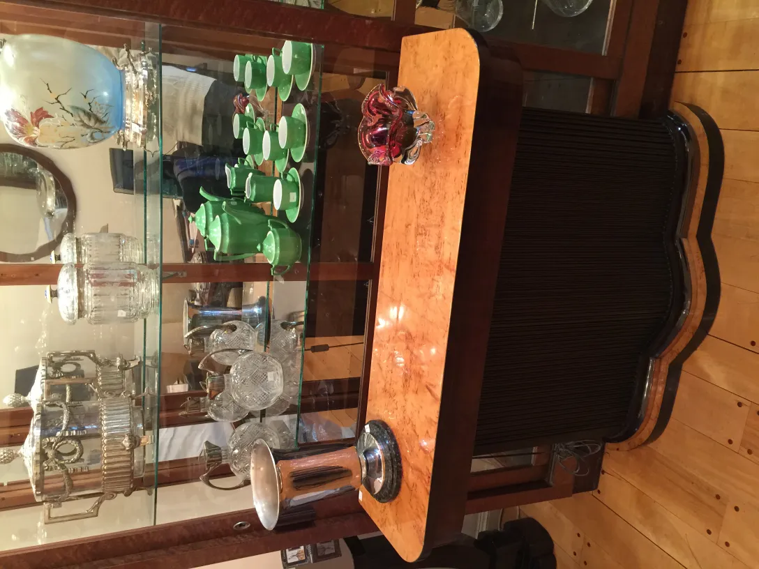 Antikes dekoratives Murano-Glas mit bunten Tönen