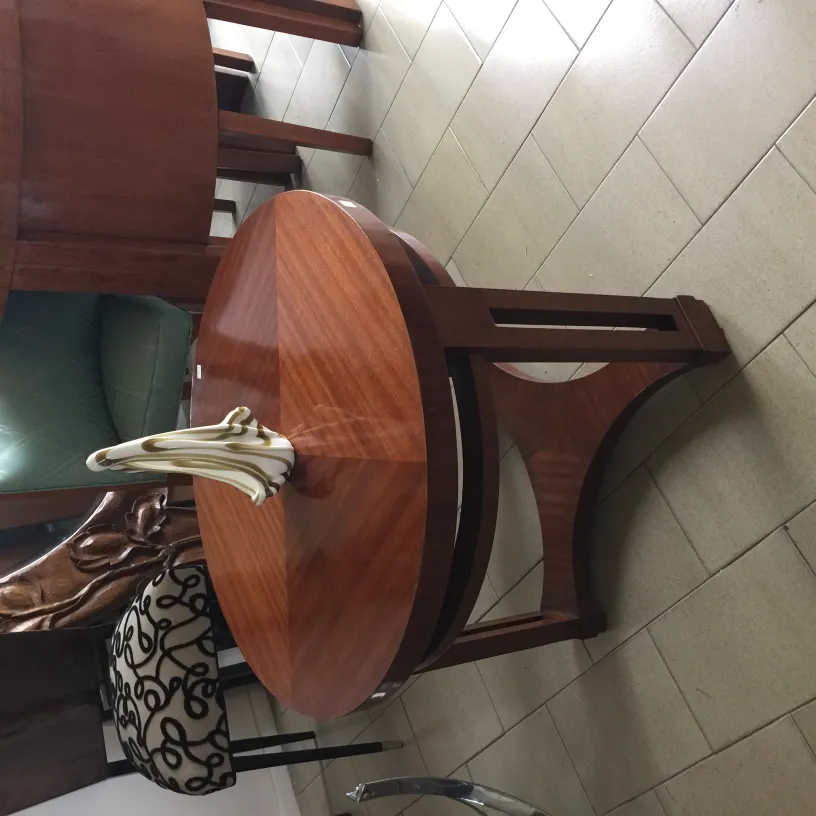 pezzo decorativo antico in vetro di murano con design unico