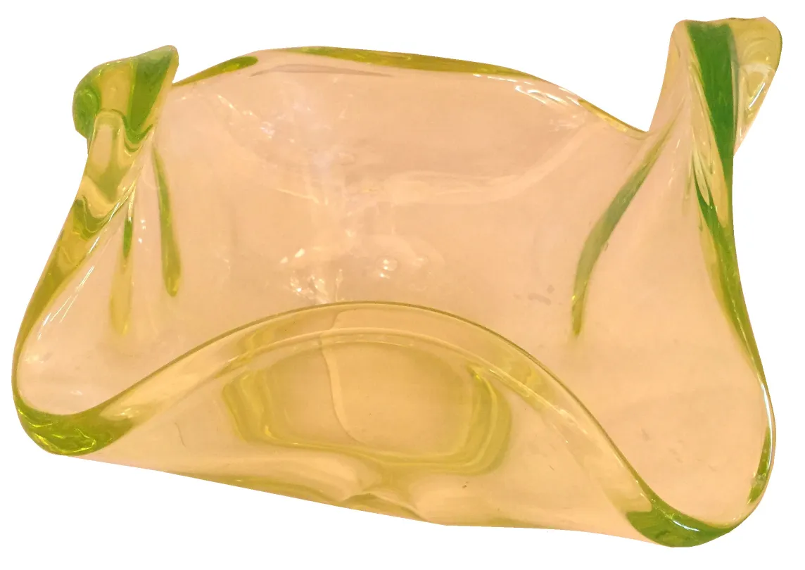 wunderschönes murano-glas in blassem gelb mit gewellten formen