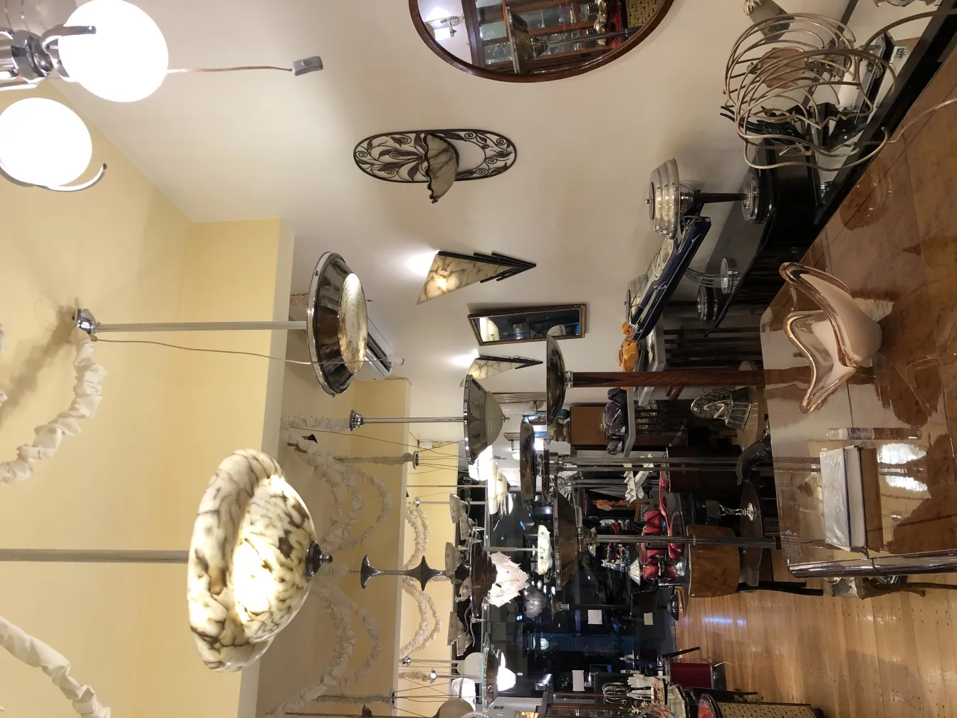 Decoração antiga de cristal de Murano com cores suaves e delicadas.