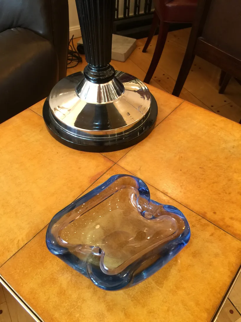 装饰性穆拉诺玻璃件，蓝色和透明色调