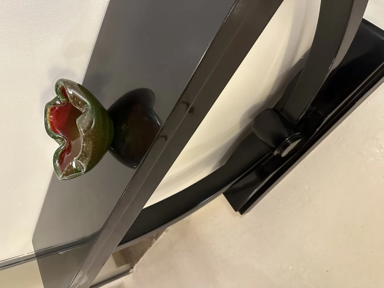 small murano glass vase in green and red tones