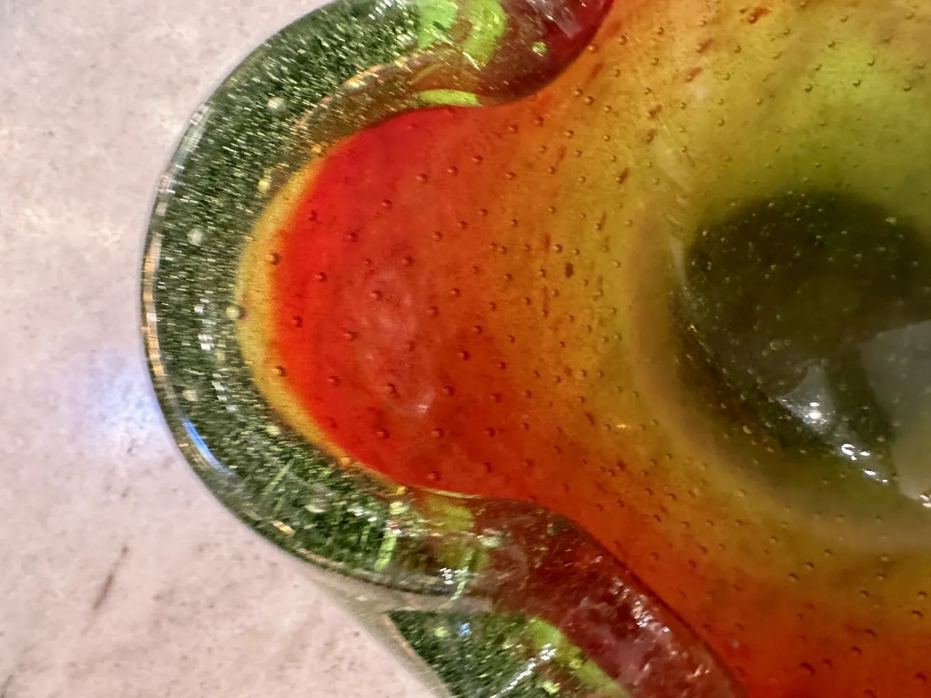 vetro di murano colorato a forma di fiore