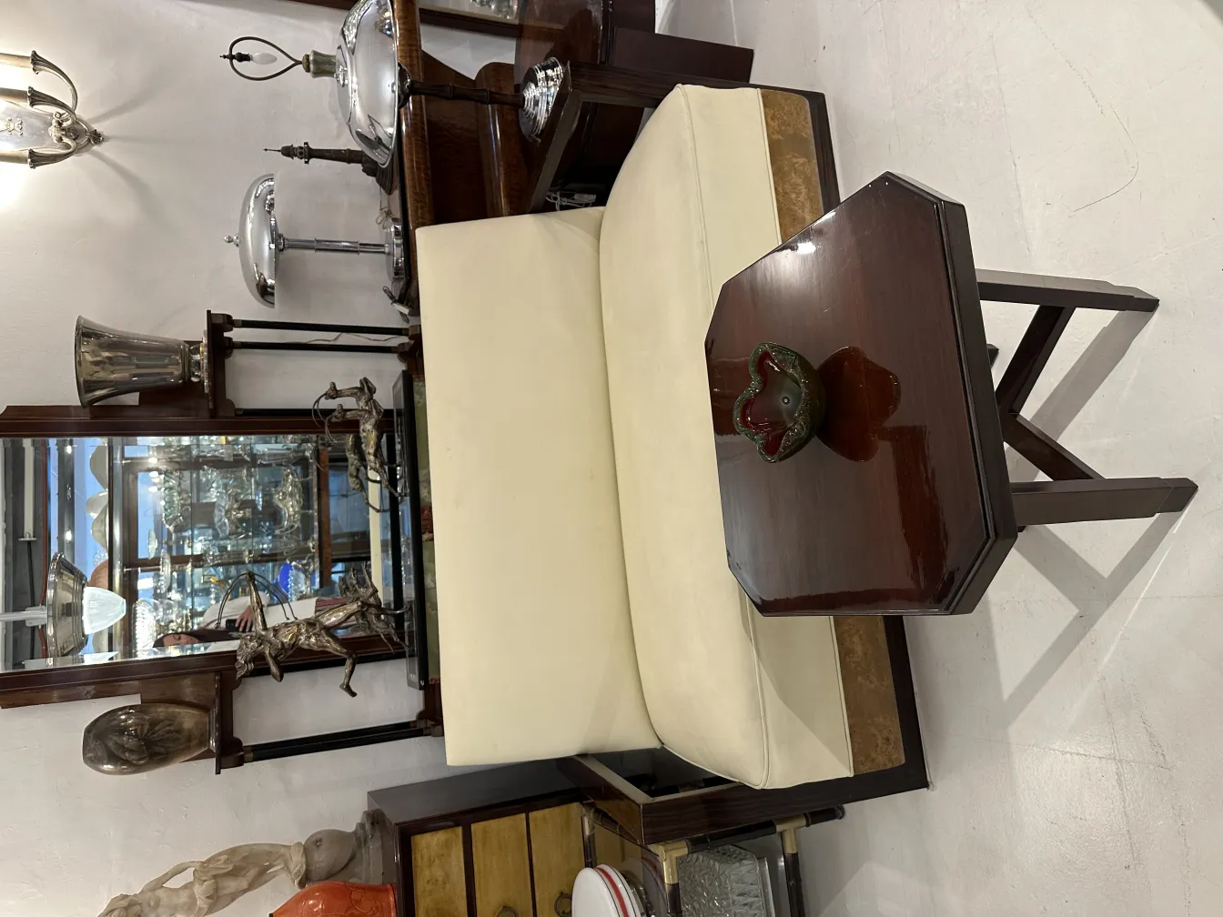 peça decorativa antiga de cristal de murano com design elegante