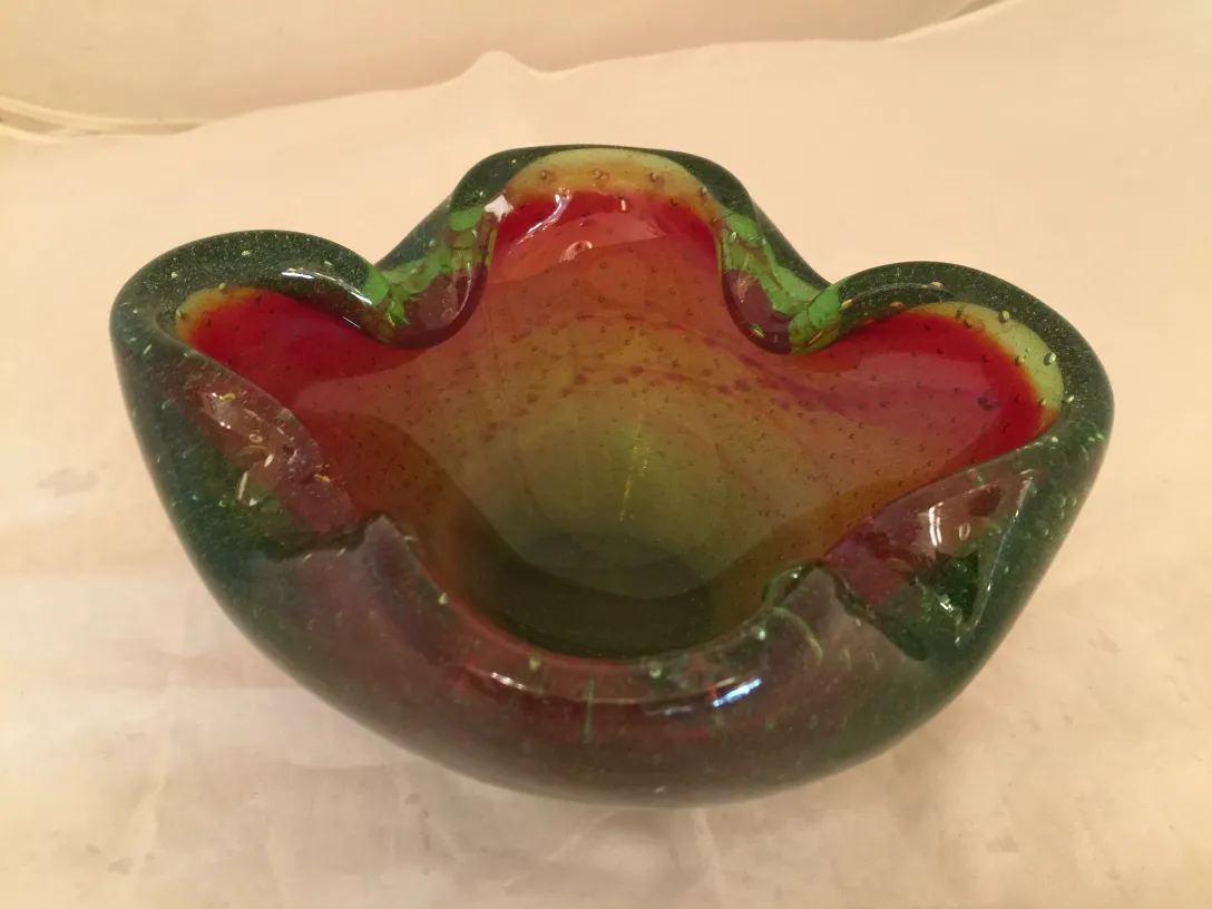antica ciotola in vetro di murano verde e rosso