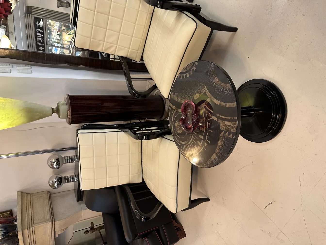 Antico vetro di Murano decorativo in ambiente elegante