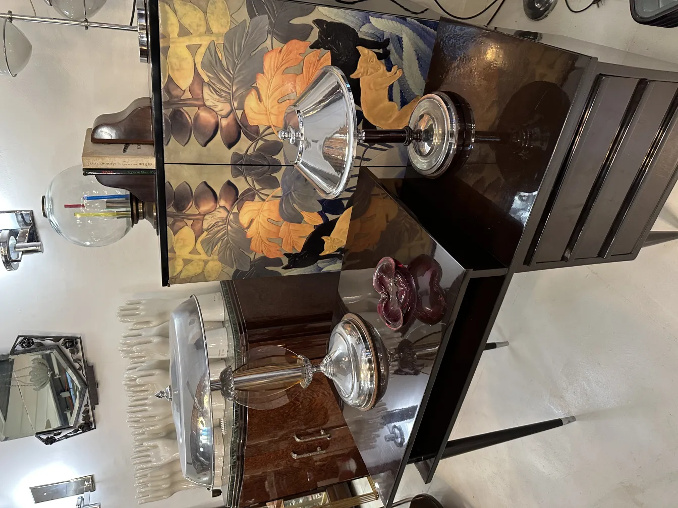 verre de murano élégant avec un design floral coloré