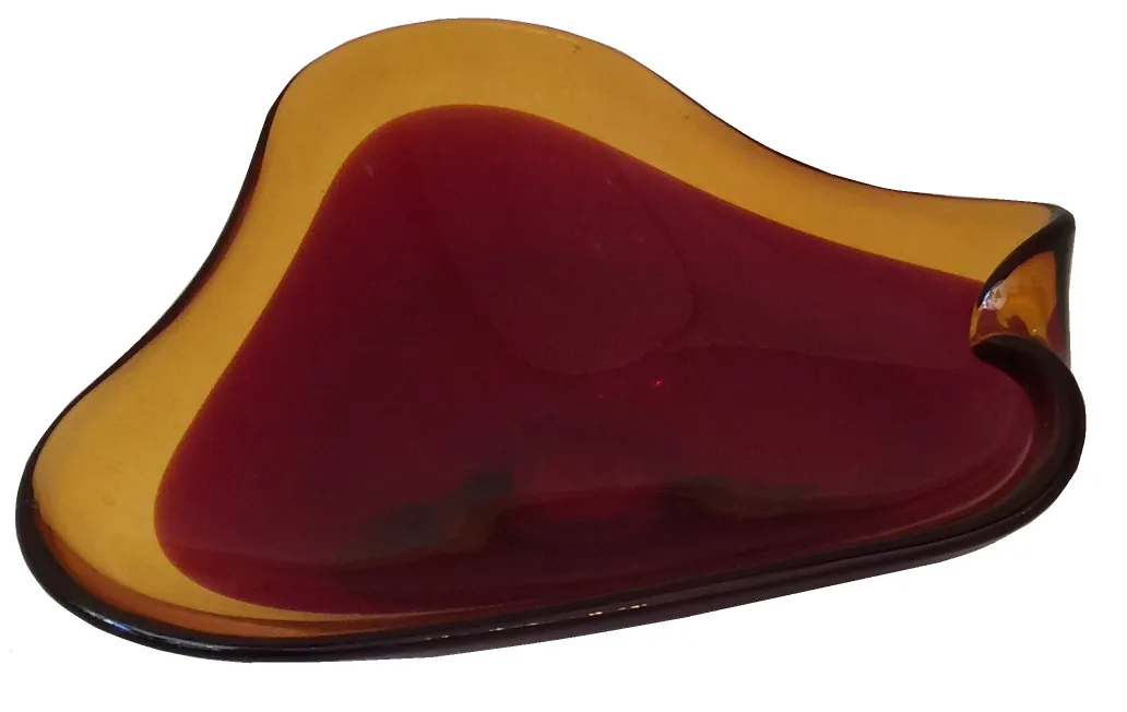 Cristallo di Murano antico con tonalità ambra e rosso, forma organica