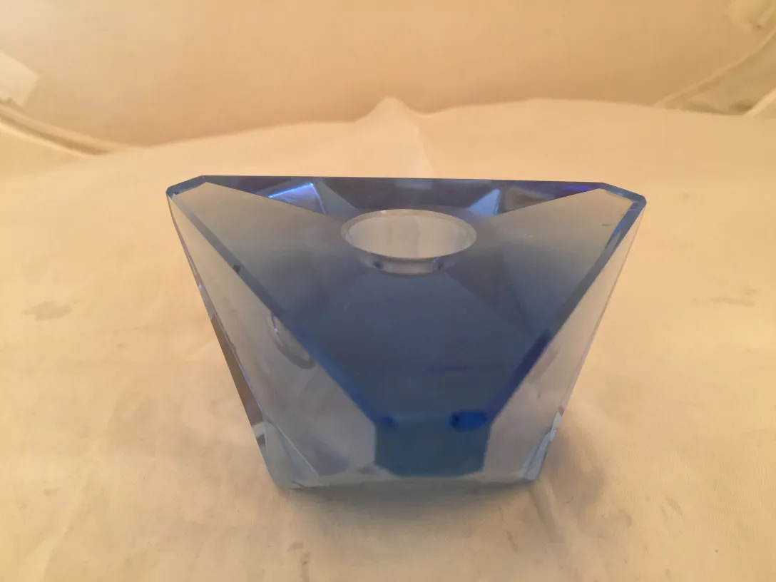 candle holder in blue murano glass with triangular shape