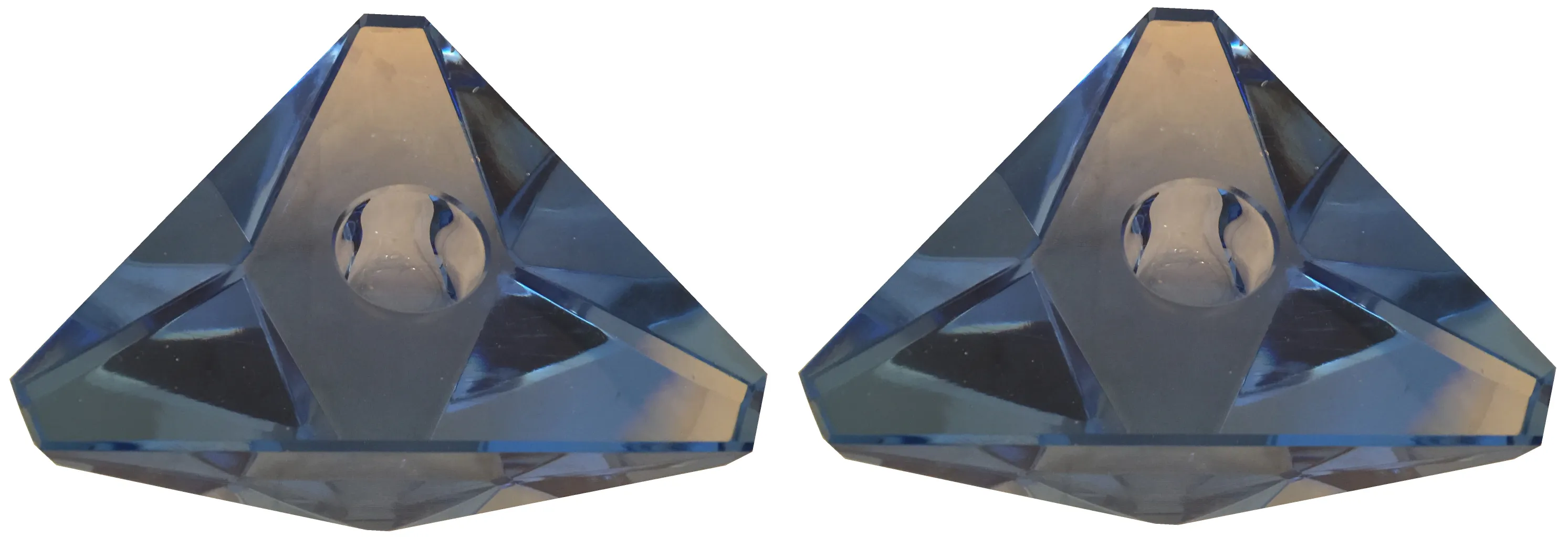 deux anciens cristaux de murano bleus en forme triangulaire