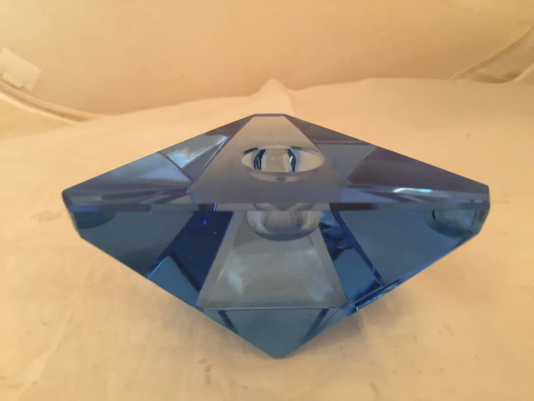 Cristallo di Murano blu decorativo a forma di piramide