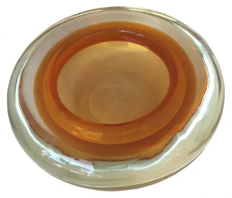 peça decorativa de cristal de murano em tons de mel