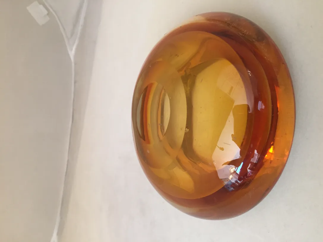 antico vetro di Murano di colore ambra con forma ovale