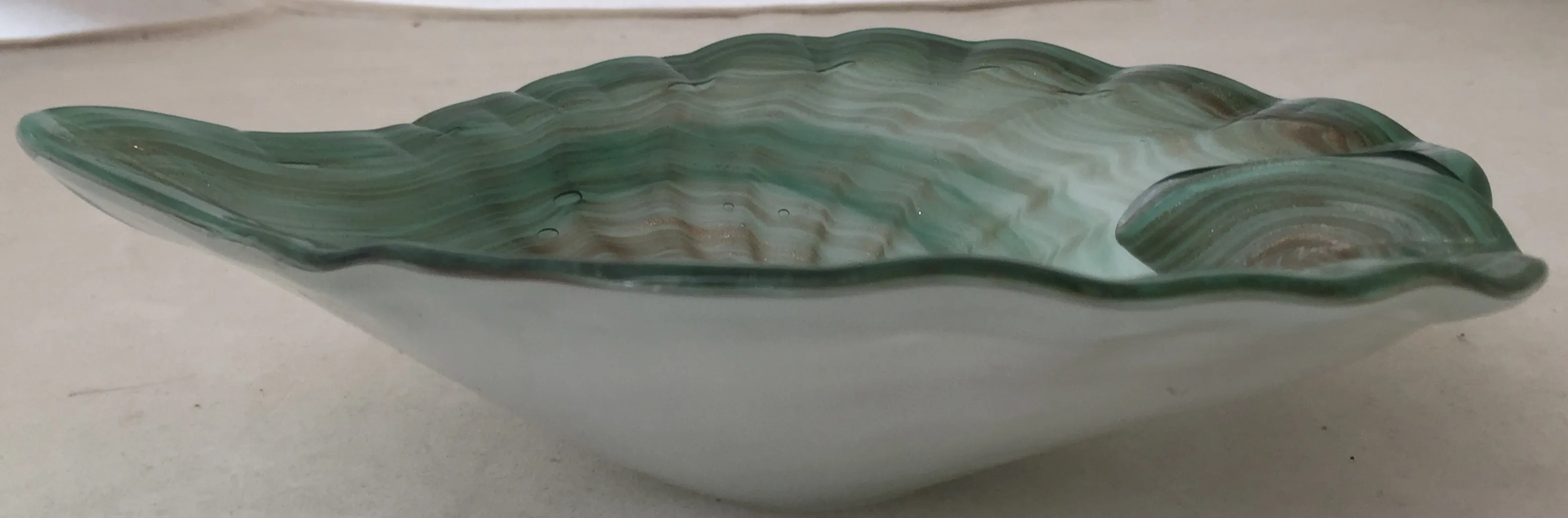 belle assiette en cristal de Murano en forme de coquille verte