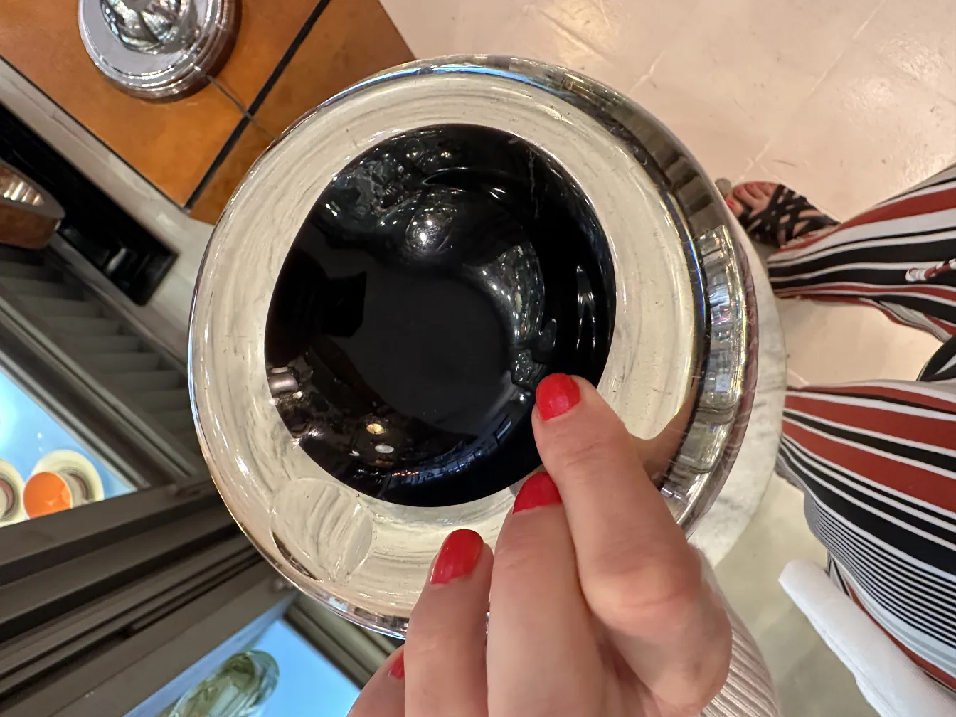 antiga peça de cristal de murano com forma redonda e brilhante