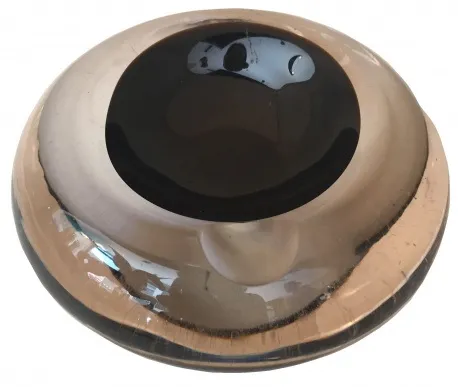 深色调的古老穆拉诺玻璃装饰品