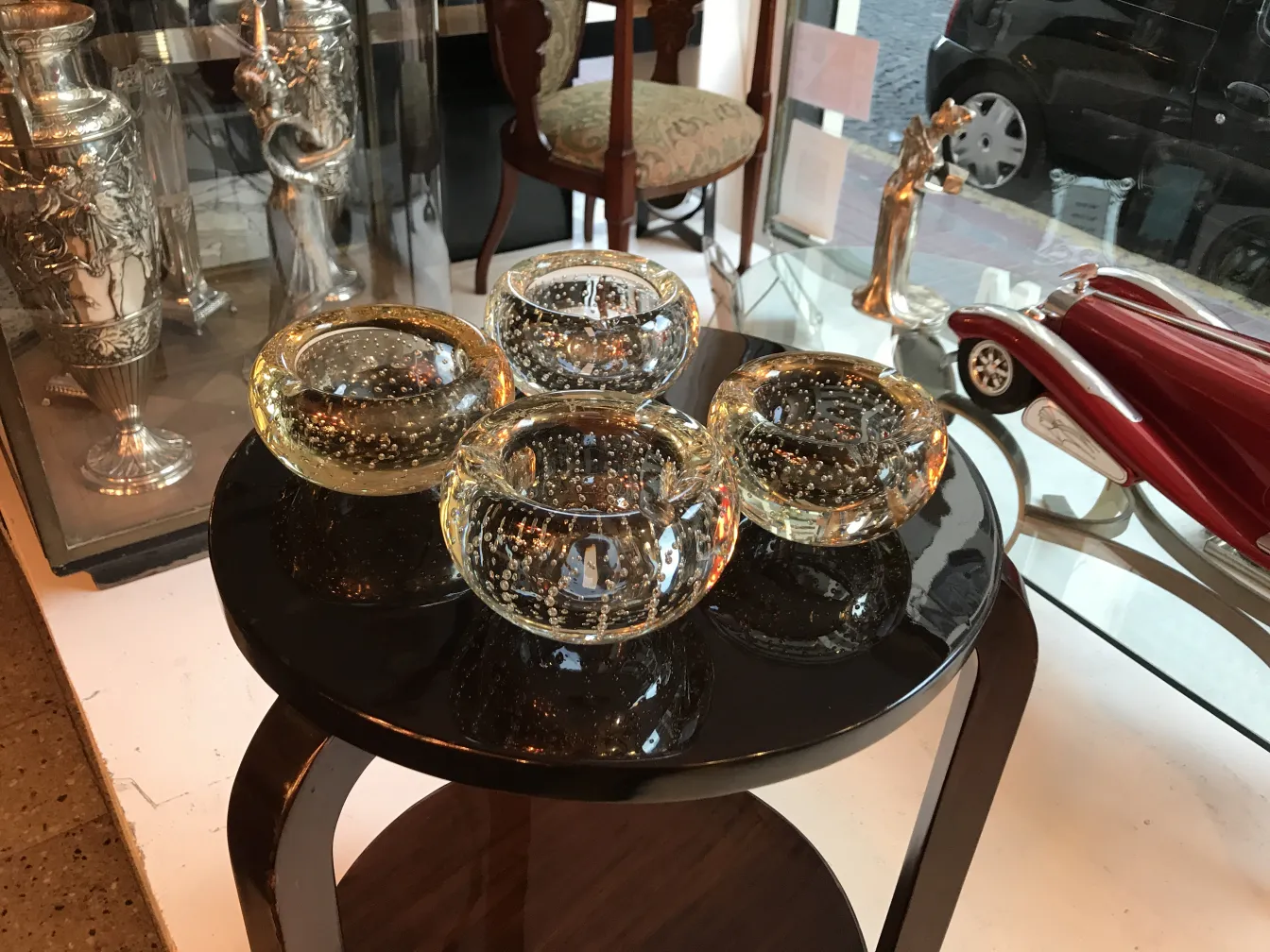 dois pequenos vasos antigos de cristal de murano com bolhas