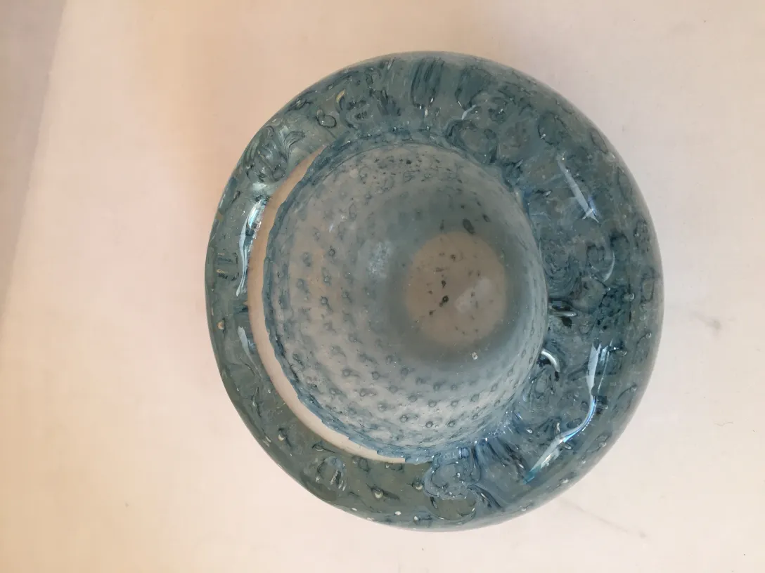 bowl decorativa de cristal de murano azul com textura