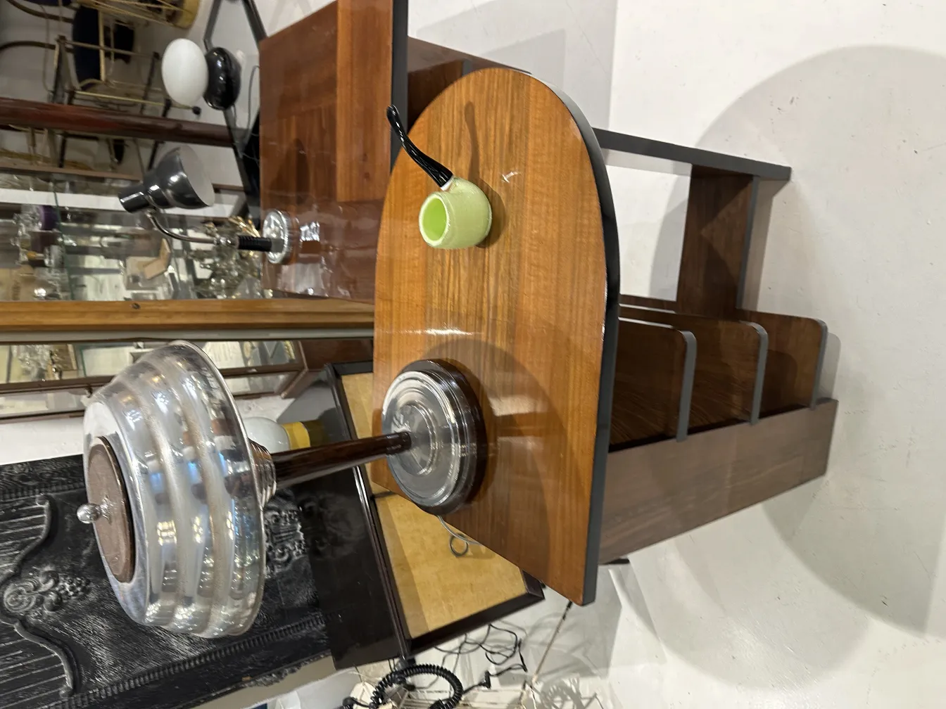 古董穆拉诺玻璃灯，带木制底座，经典风格