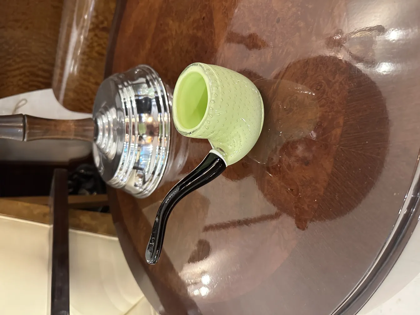 altes murano-glas mit grünem und schwarzem design