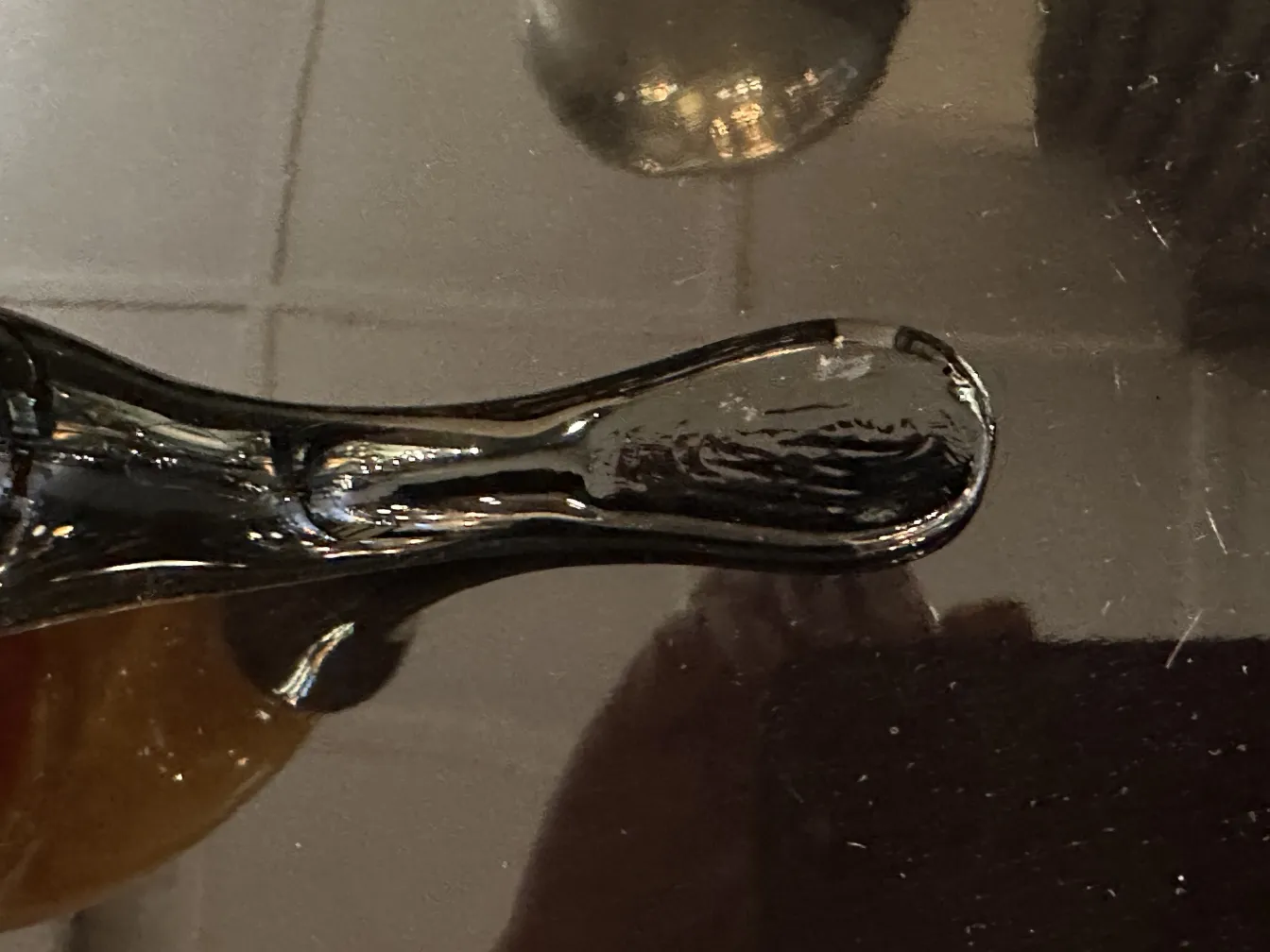 Details eines antiken Murano-Glas-Dekorationsstücks mit elegantem transparentem Design