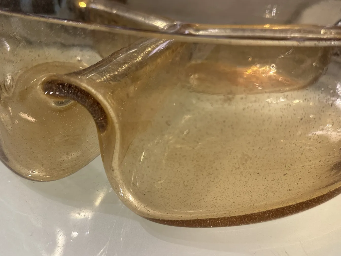 古董穆拉诺玻璃装饰品的细节