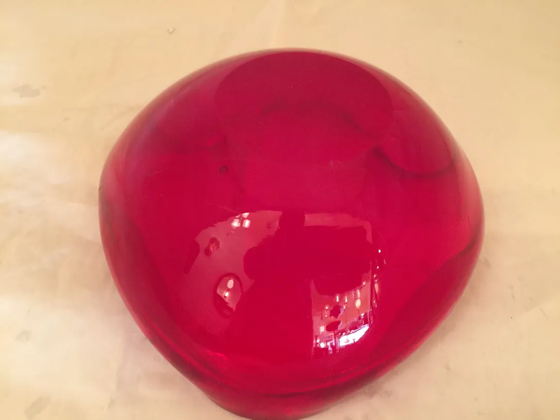 bol antique en cristal de murano rouge avec forme ronde